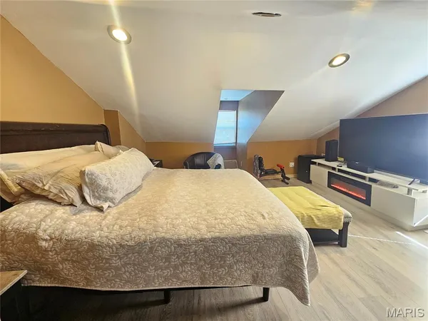 $99,999 | 3307 19th Street, St. Louis, MO 63107
