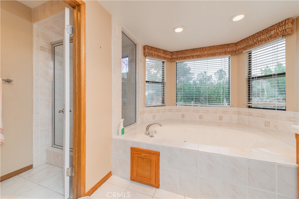 9539 Soledad Road Pinon Hills, CA 92372 - Photo 43 of 66 a view of an outdoor space with tub and windows