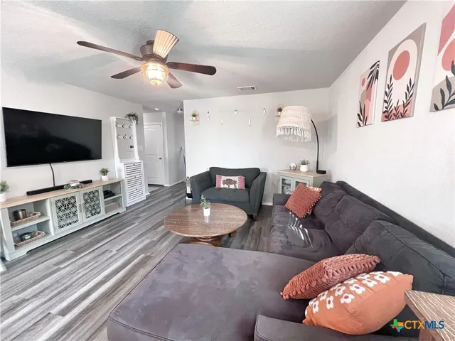 $1,500 | 2049 Meadow Pipit, New Braunfels, TX 78130