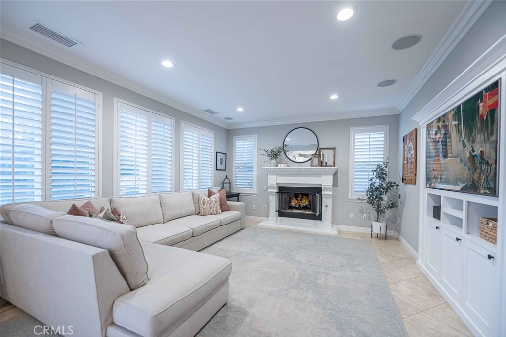 3134 Griffon Court Simi Valley, CA 93065 - Photo 12 of 75