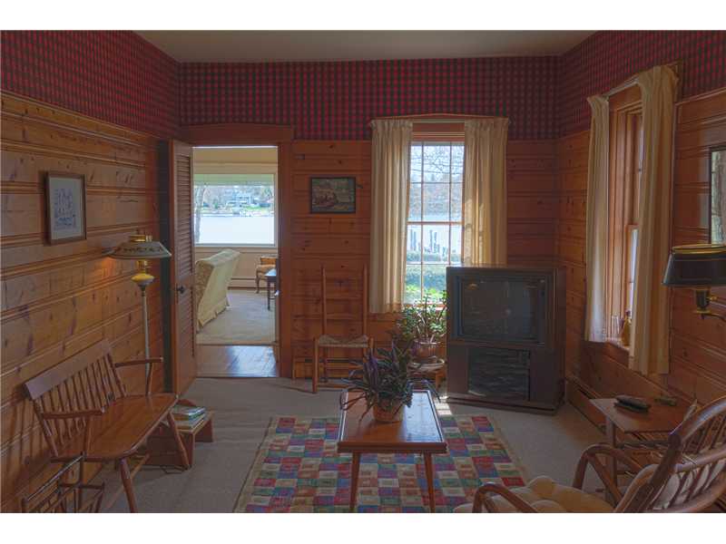 145 New Meadow Road Barrington, RI 02806 - Photo 5 of 16 Den/Family/Great Room.