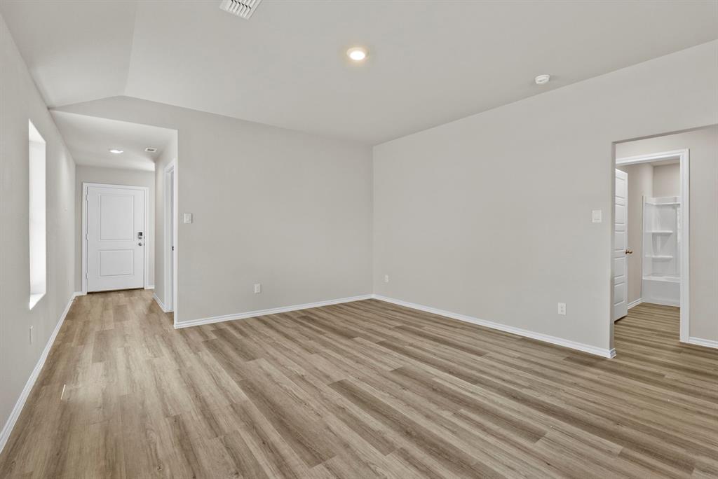 504 Marsh Street Cleburne, TX 76033 - Photo 6 of 24