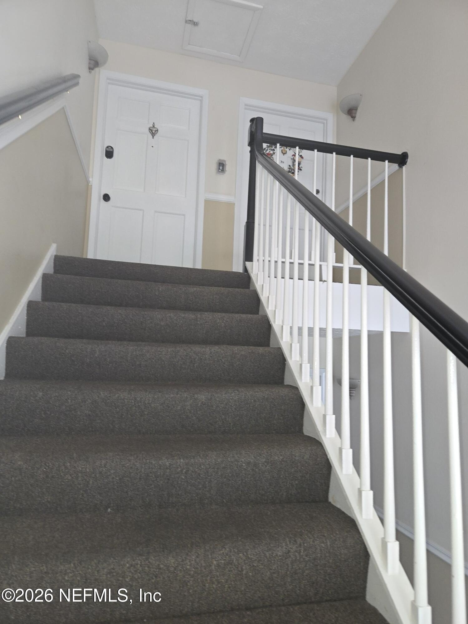Entry Stairs2