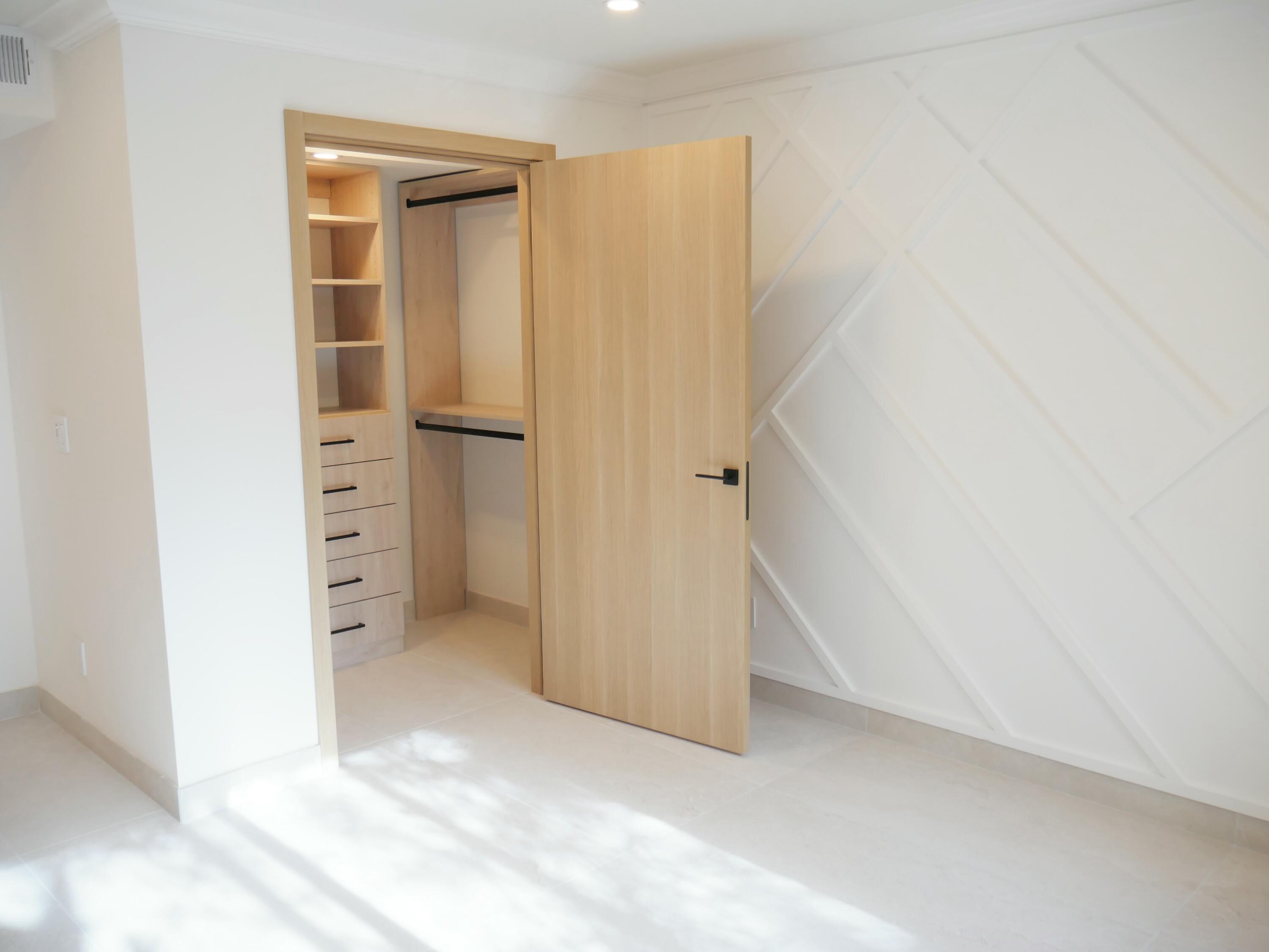 5630 Coach House Circle, Unit D Boca Raton, FL 33486 - Photo 19 of 26 a view of an empty room