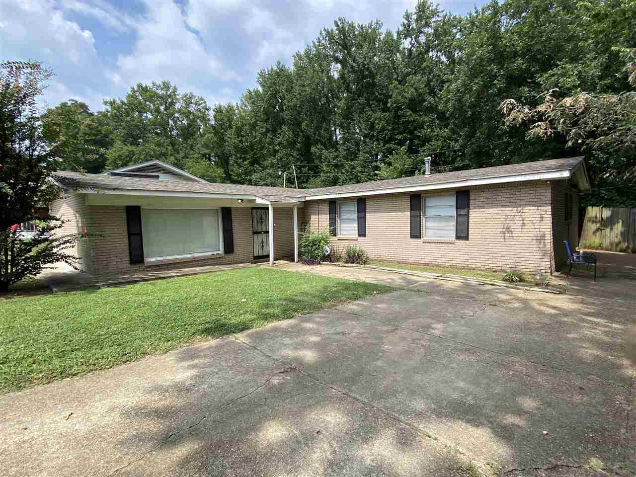1748 Hester Road Memphis, TN 38116 - Photo 1 of 5
