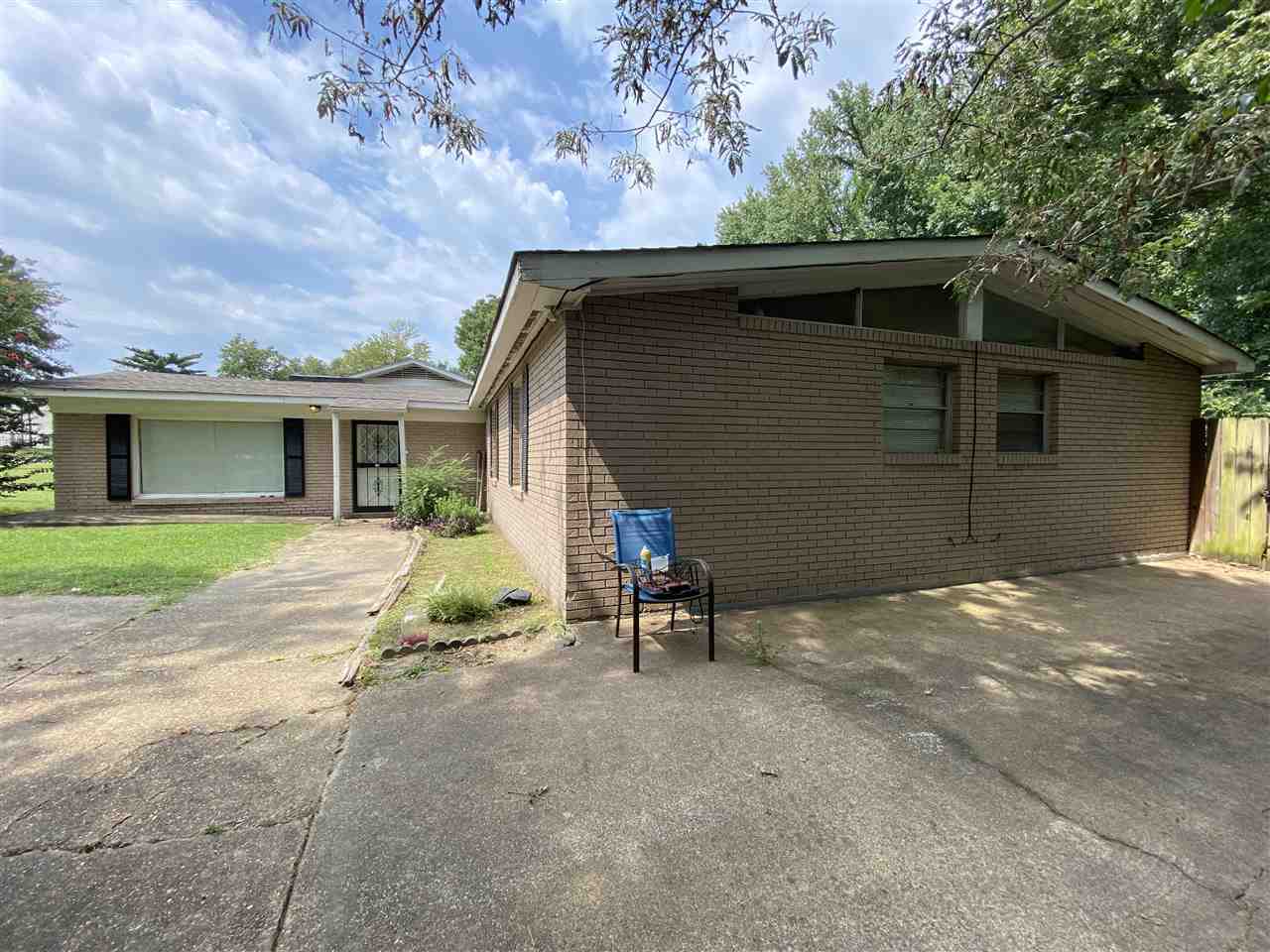 1748 Hester Road Memphis, TN 38116 - Photo 2 of 5