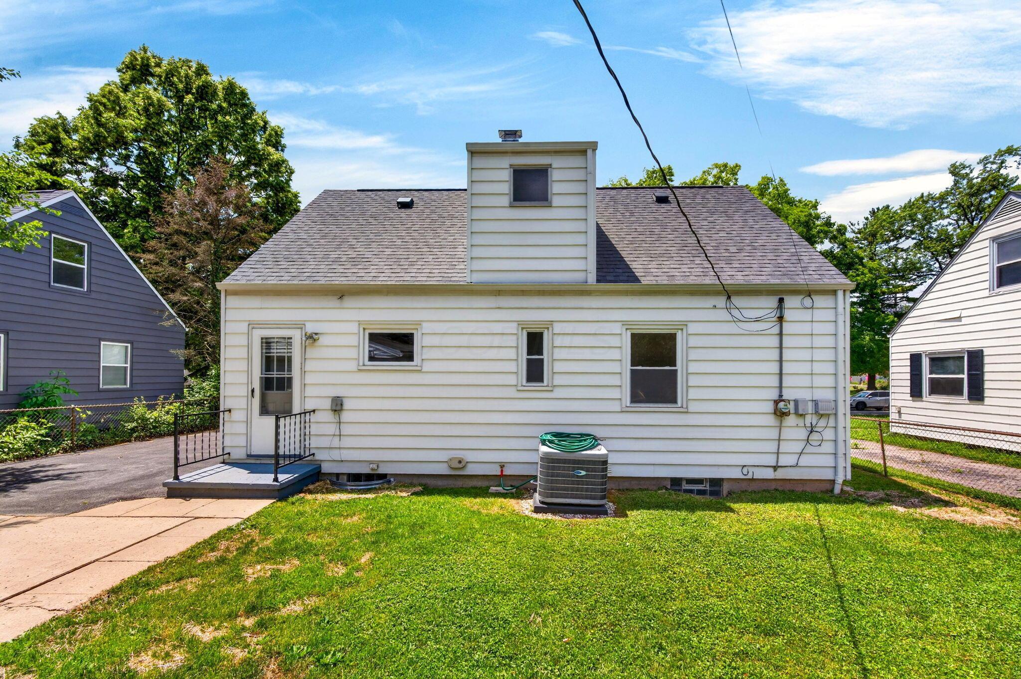 220 South Ashburton Road Columbus, OH 43213 - Photo 39 of 43