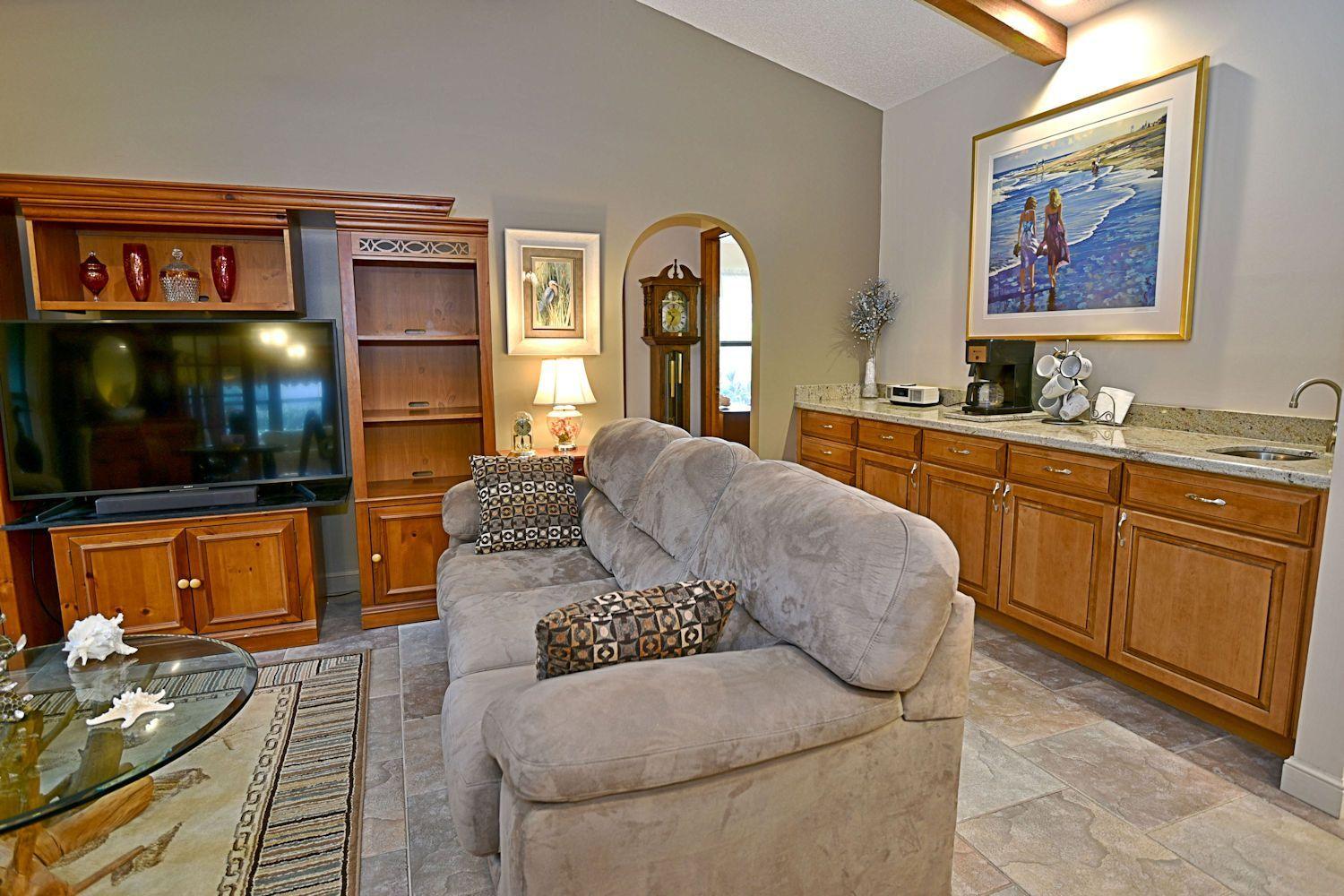 13028 165th Road North Jupiter, FL 33478 - Photo 11 of 36 165WetBar