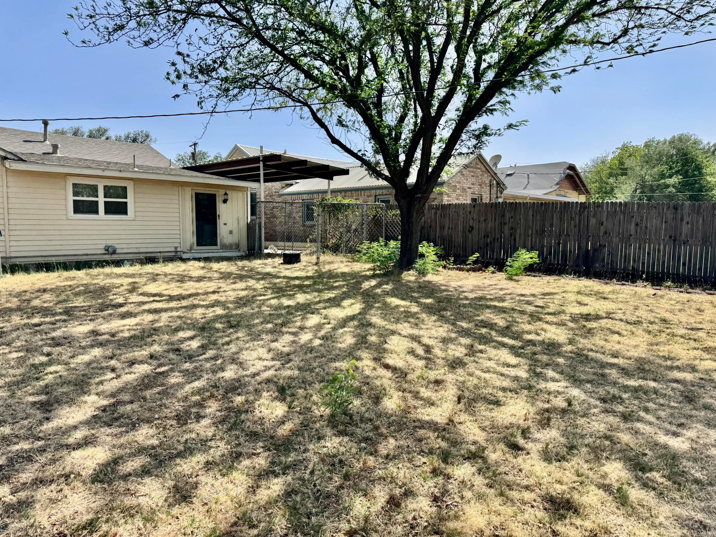 915 Ash Street Canadian, TX 79014 - Photo 2 of 15 IMG_0455