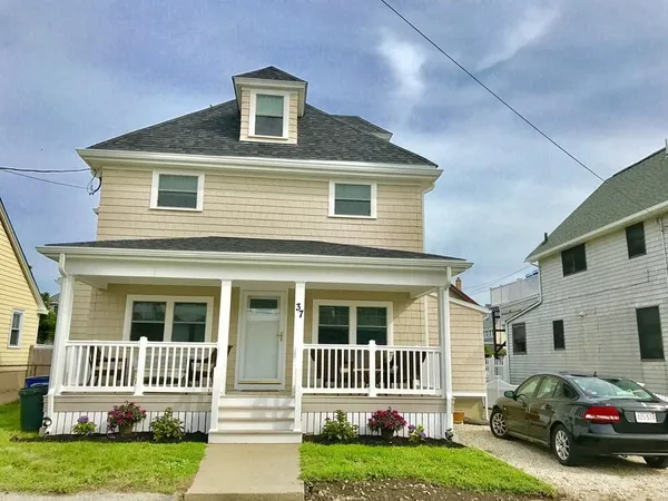 $3,200 | 37 R Street, Unit MAR TO JUN, Hull, MA 02045