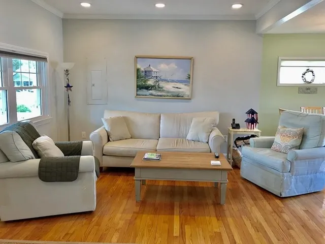 $3,200 | 37 R Street, Unit NOV TO JUNE, Hull, MA 02045