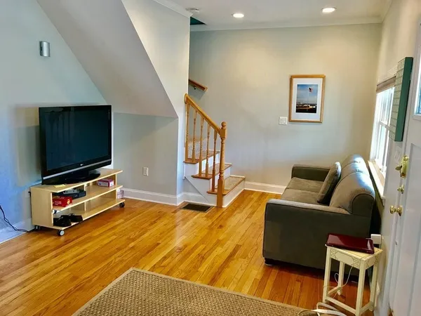 $3,200 | 37 R Street, Unit MAR TO JUN, Hull, MA 02045