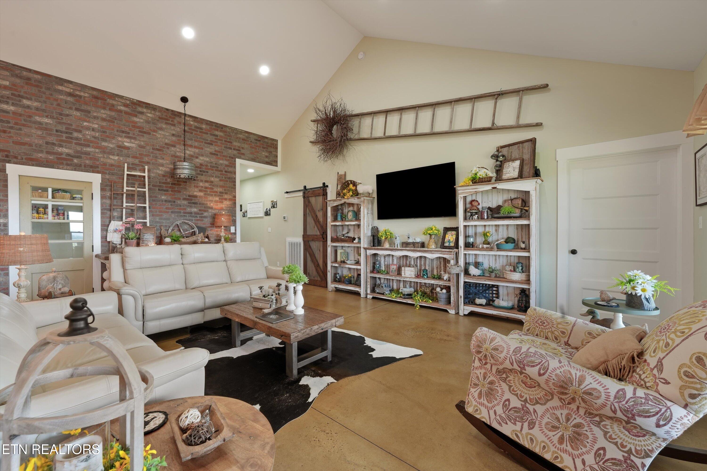 211 Brown Road Blaine, TN 37709 - Photo 13 of 48 LIVING AREA