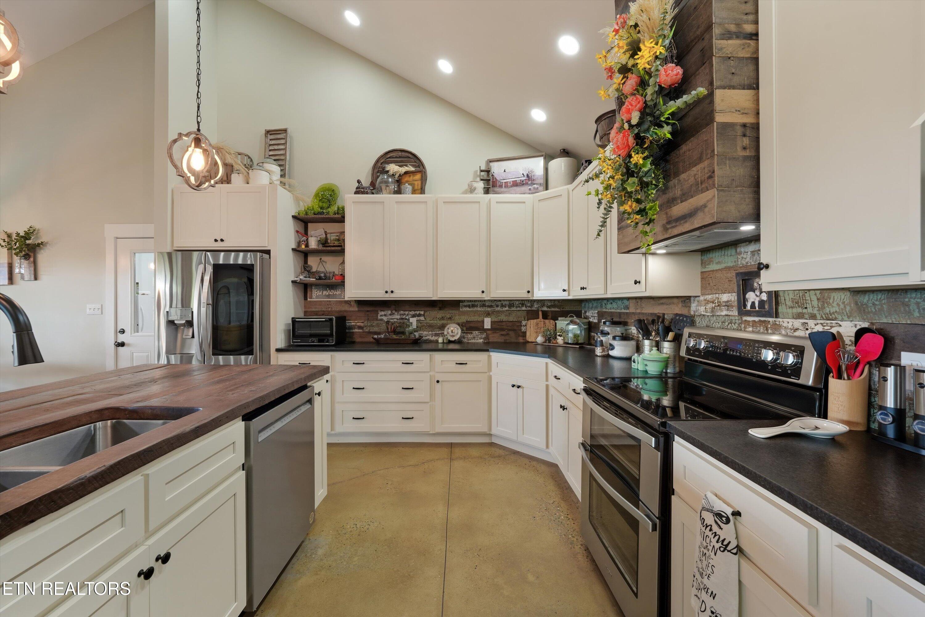 211 Brown Road Blaine, TN 37709 - Photo 19 of 48 KITCHEN