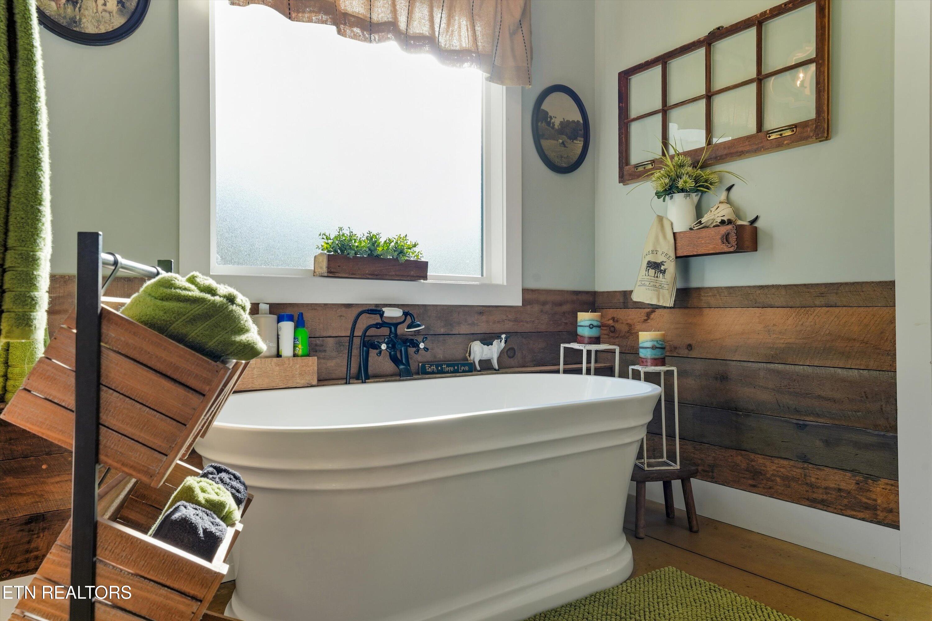 211 Brown Road Blaine, TN 37709 - Photo 25 of 48 PRIMARY SUITE