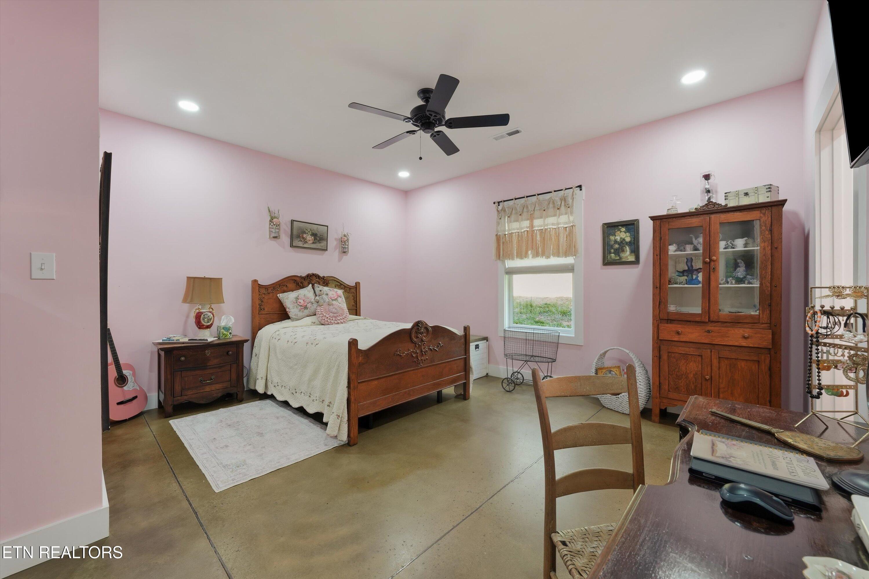 211 Brown Road Blaine, TN 37709 - Photo 29 of 48 GUEST ROOM 1