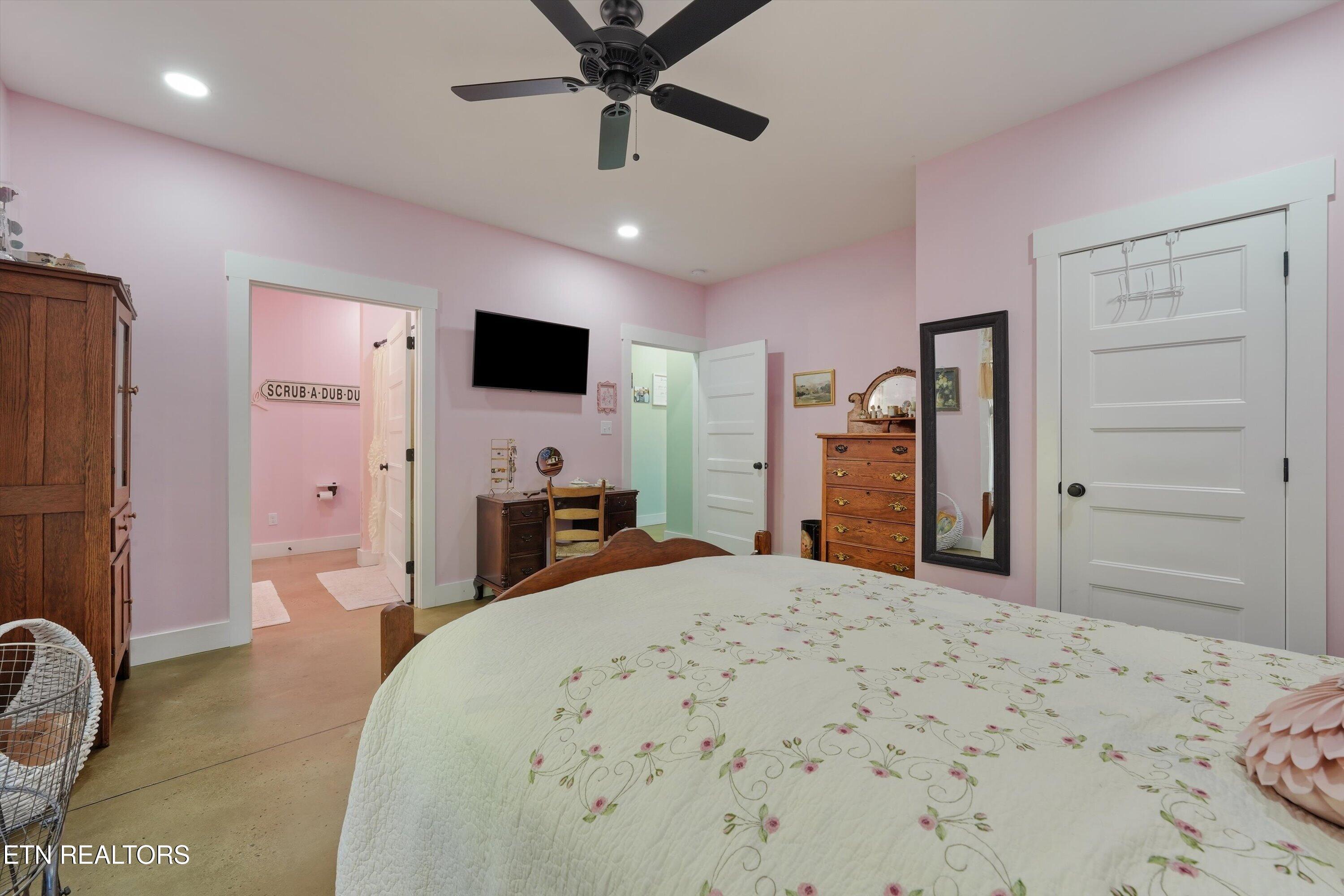 211 Brown Road Blaine, TN 37709 - Photo 30 of 48 GUEST ROOM 1