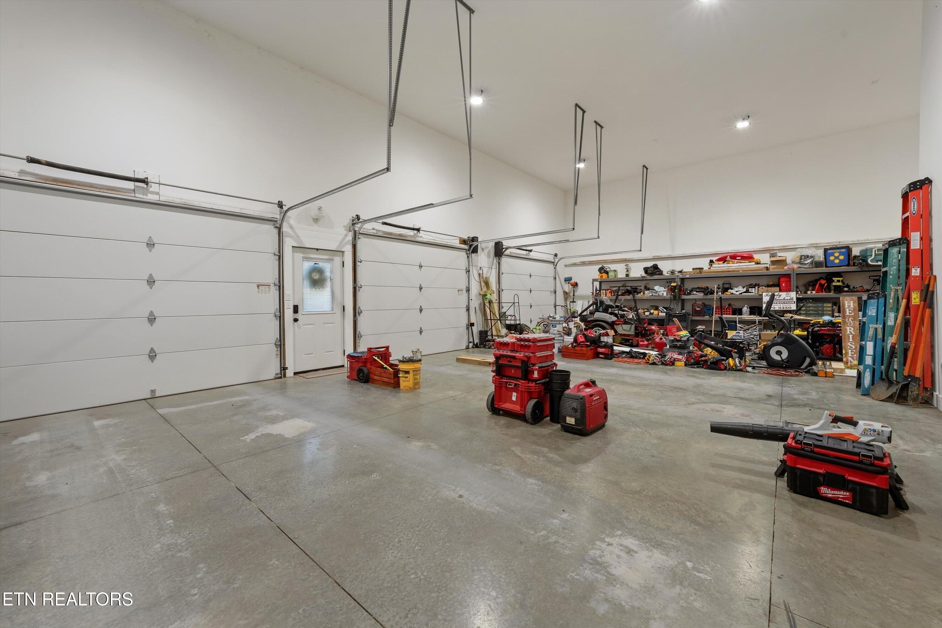 211 Brown Road Blaine, TN 37709 - Photo 33 of 48 GARAGE