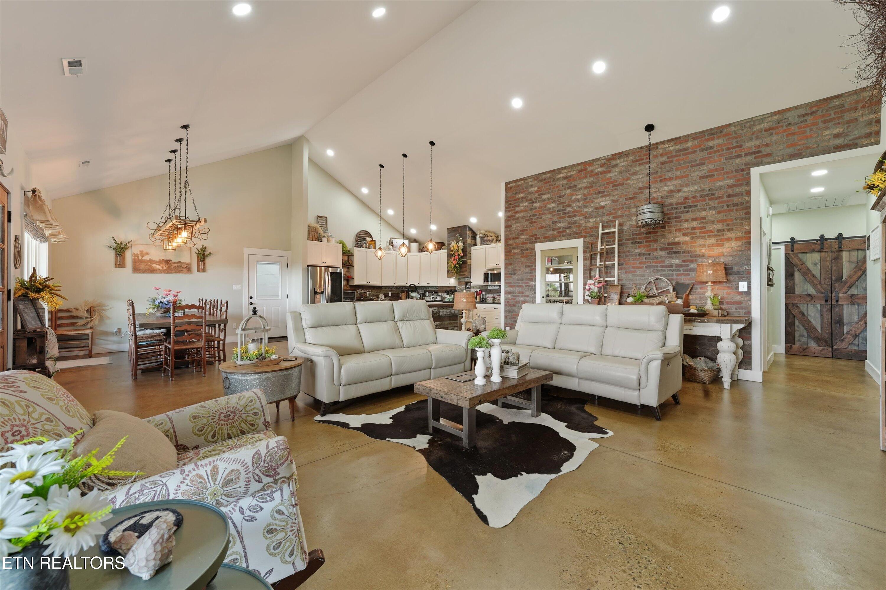 211 Brown Road Blaine, TN 37709 - Photo 10 of 48 LIVING AREA