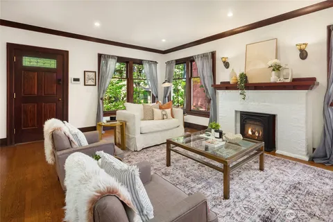 $1,370,000 | 3307 East Pike Street, Seattle, WA 98122