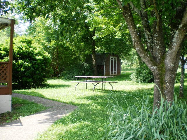 7377 Old Tuckaleechee Road Townsend, TN 37882 - Photo 8 of 19 Yardsidetable