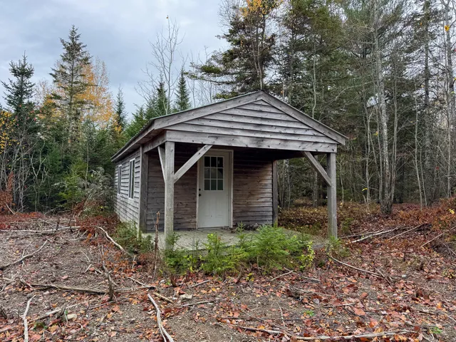 $199,000 | 1 U.S. Route 1, Pembroke, ME 04666