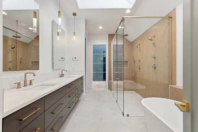 $12,000 | 3718 West End Avenue, Unit 2, Nashville, TN 37205