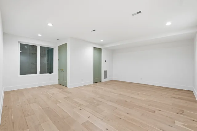 $12,000 | 3718 West End Avenue, Unit 2, Nashville, TN 37205