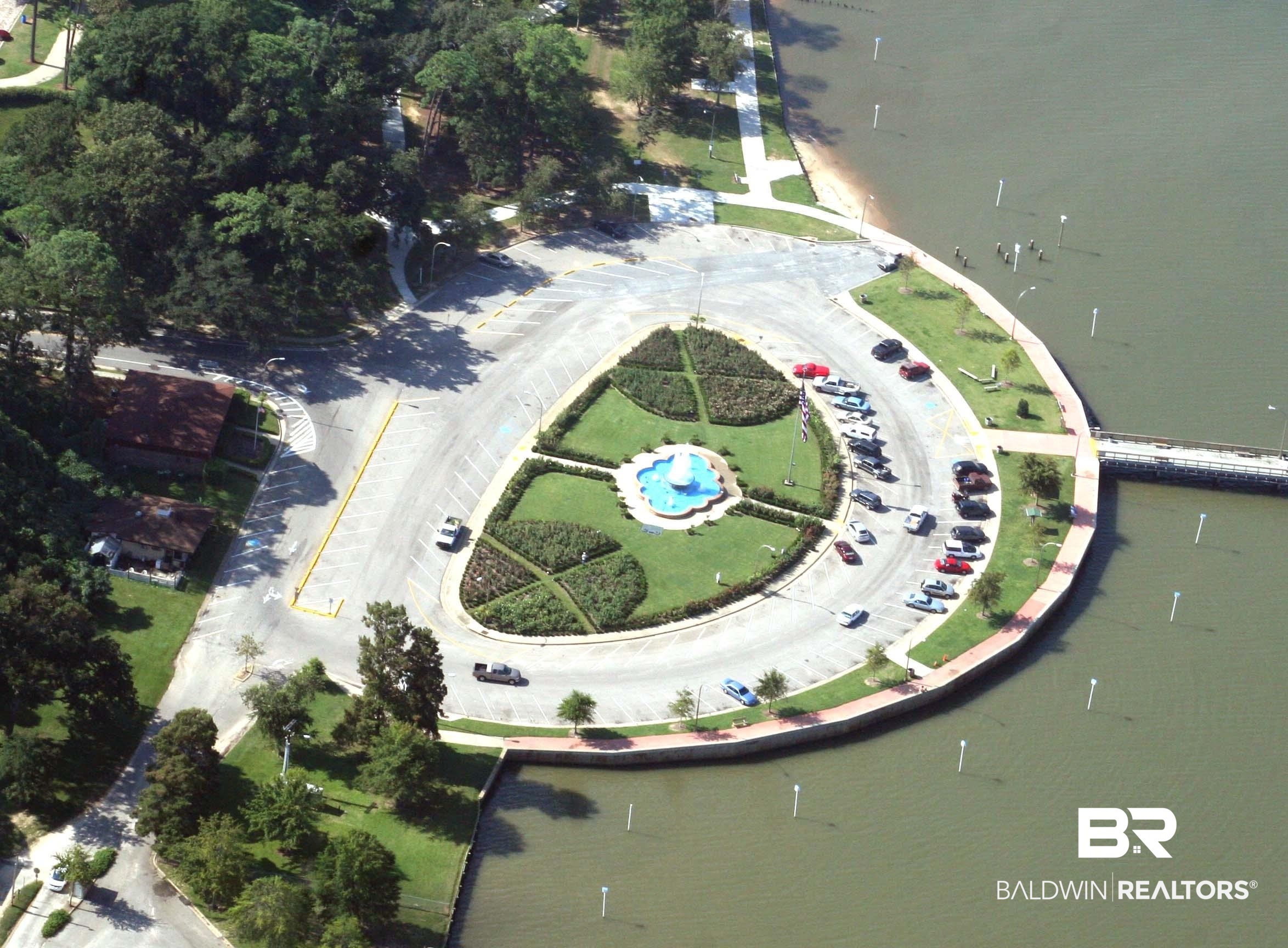 303 Simon Street Fairhope, AL 36532 - Photo 10 of 47 Aerial of the Fairhope Pier fountain & parking