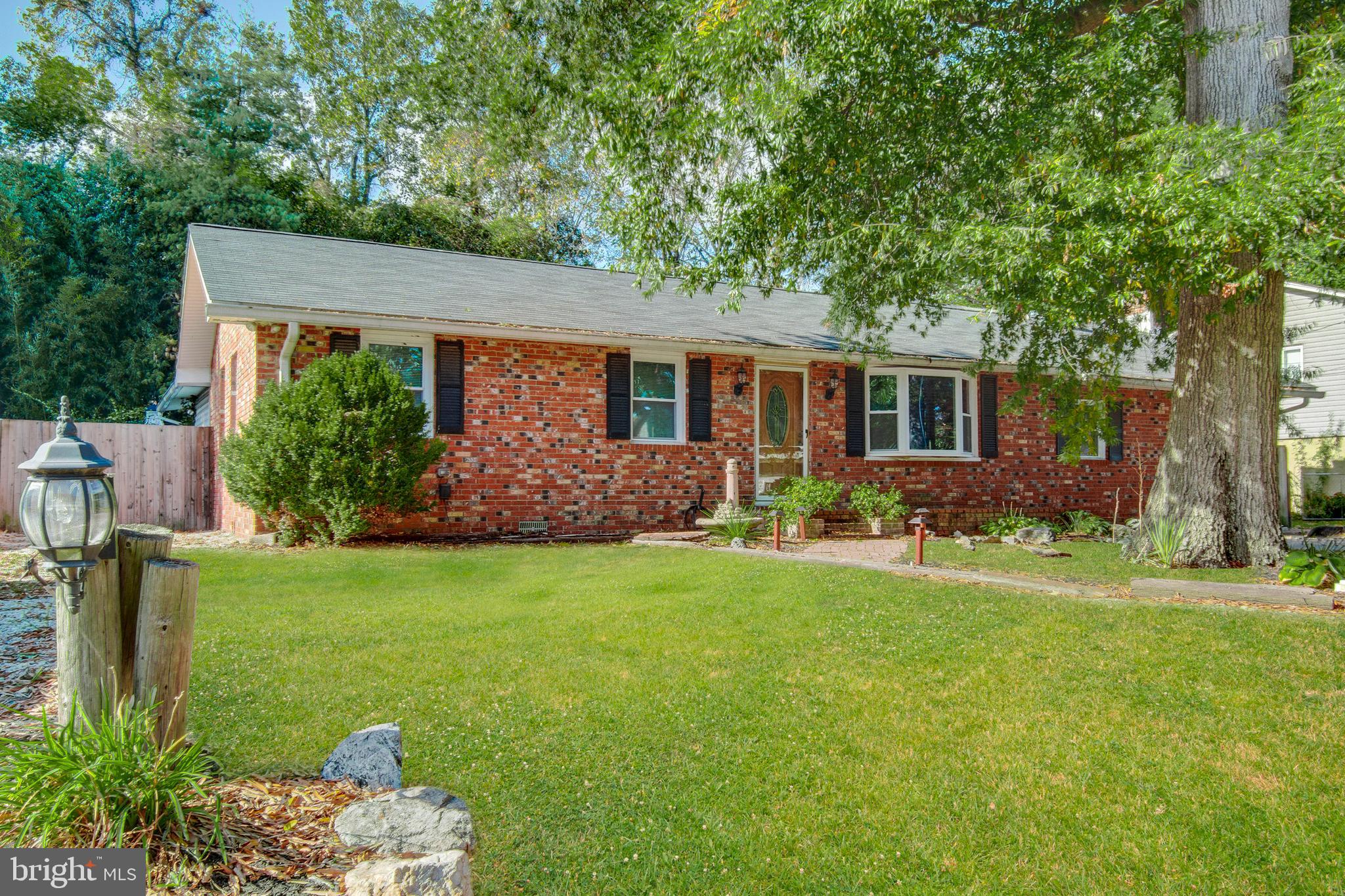 1624 Bay Ridge Road Edgewater, MD 21037 - Photo 2 of 34 Beautiful Brick Rancher
