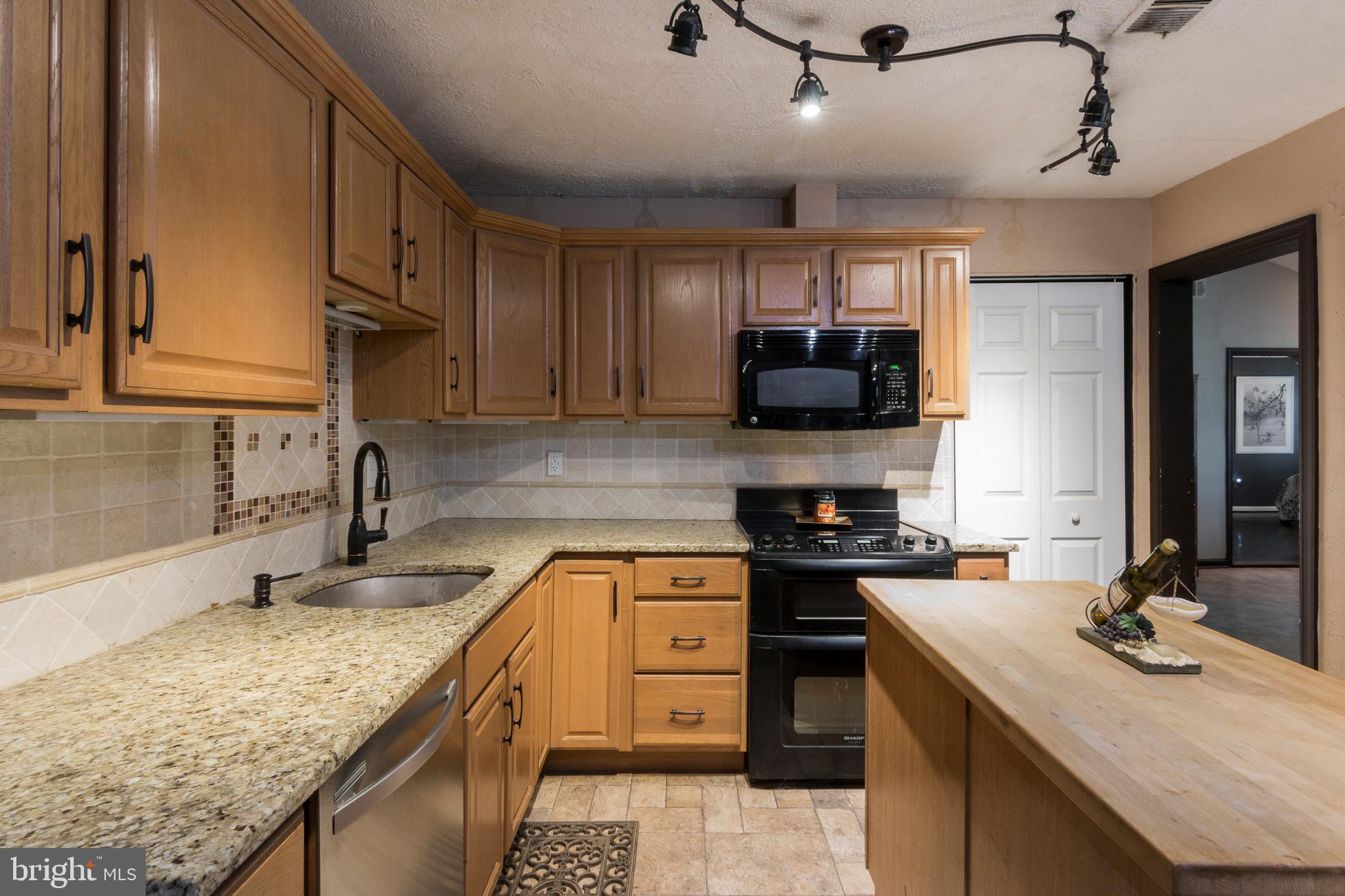 1624 Bay Ridge Road Edgewater, MD 21037 - Photo 15 of 34 Kitchen