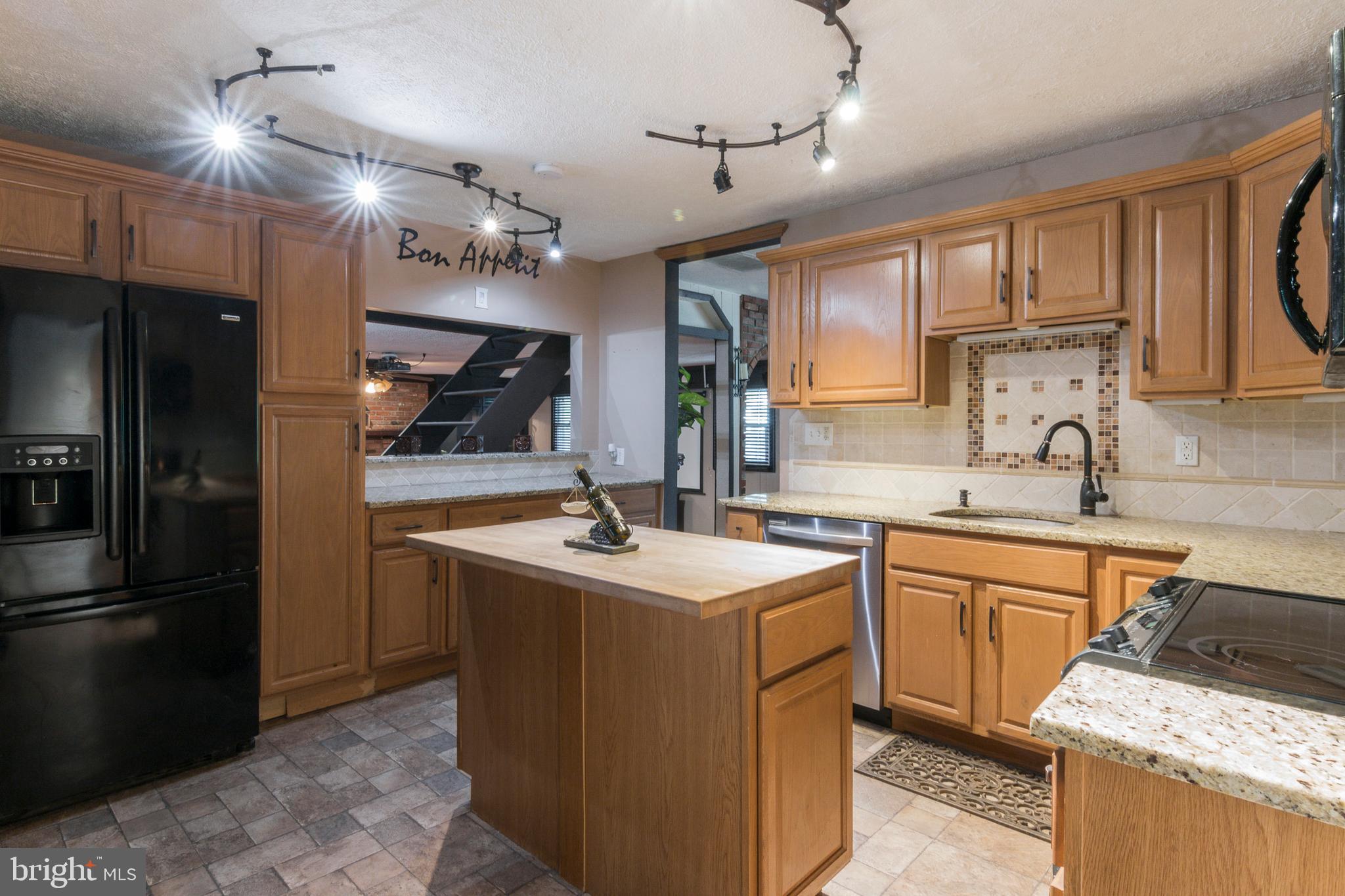 1624 Bay Ridge Road Edgewater, MD 21037 - Photo 16 of 34 Kitchen