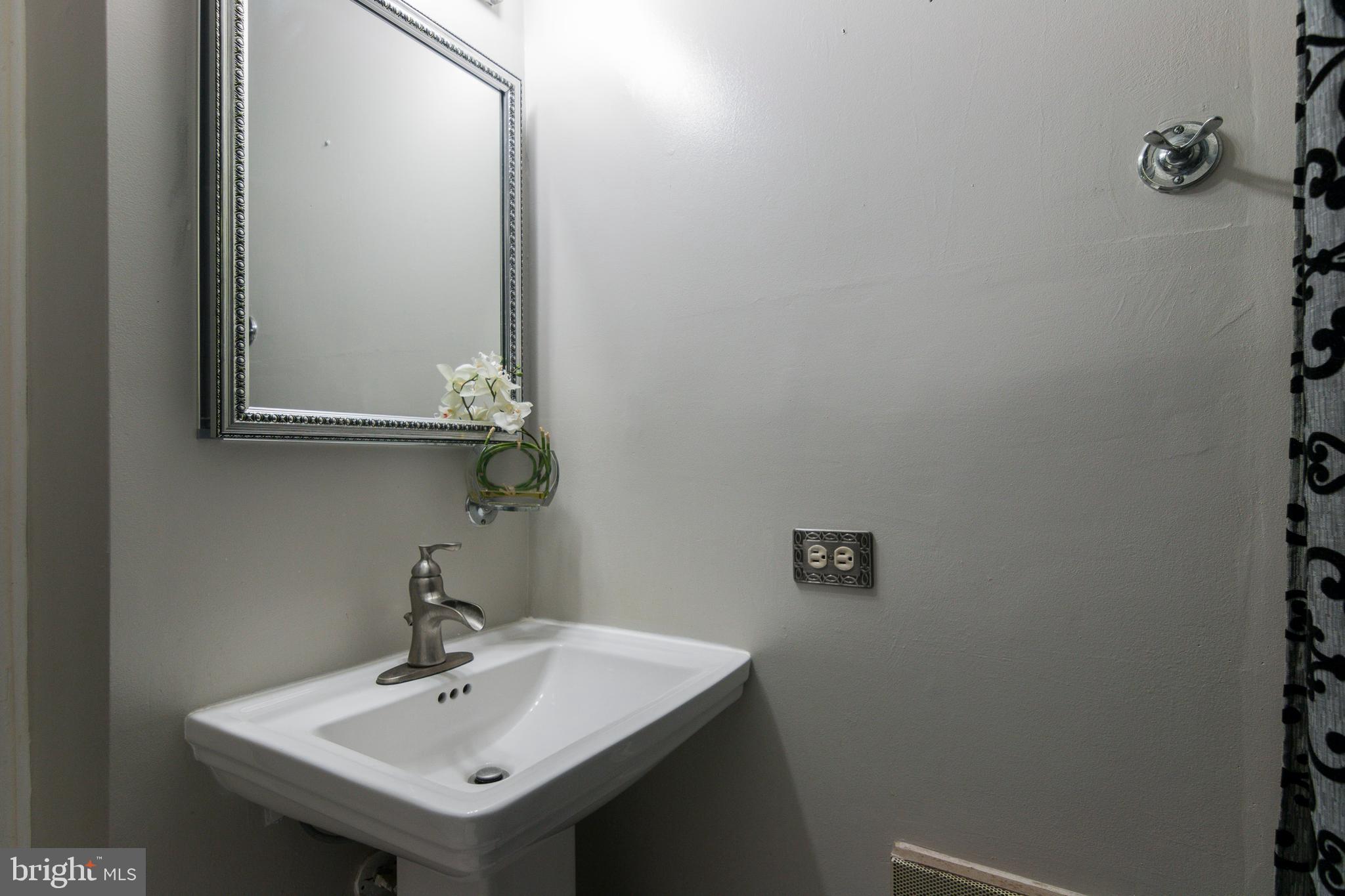 1624 Bay Ridge Road Edgewater, MD 21037 - Photo 26 of 34 Main bath