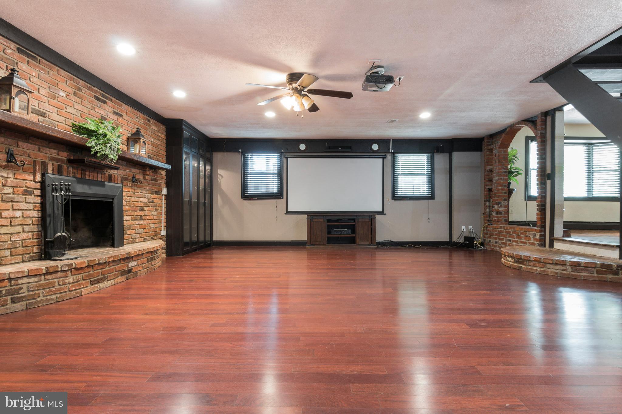 1624 Bay Ridge Road Edgewater, MD 21037 - Photo 9 of 34 Spacious 24x24 family room!