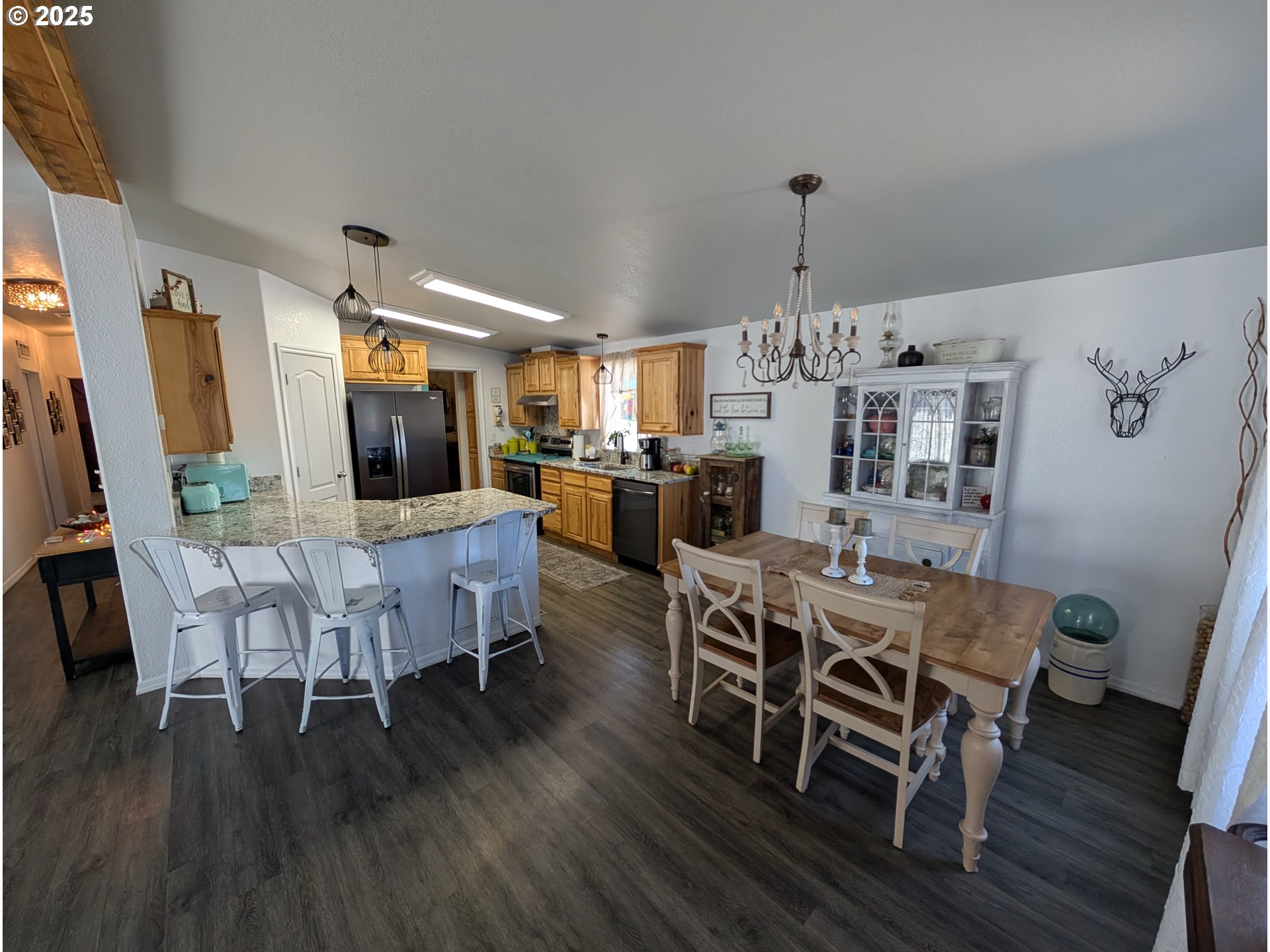 502 Columbus Street Elgin, OR 97827 - Photo 4 of 27 Dining Area