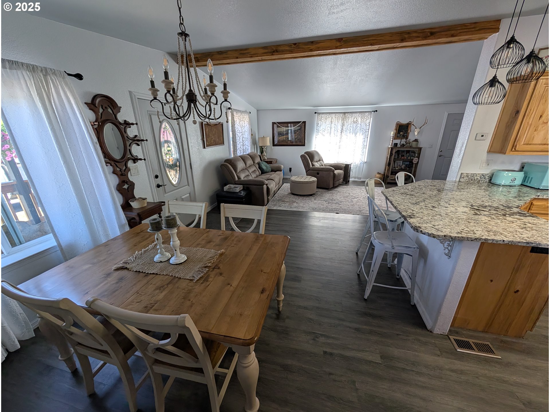 502 Columbus Street Elgin, OR 97827 - Photo 5 of 27 Dining Area
