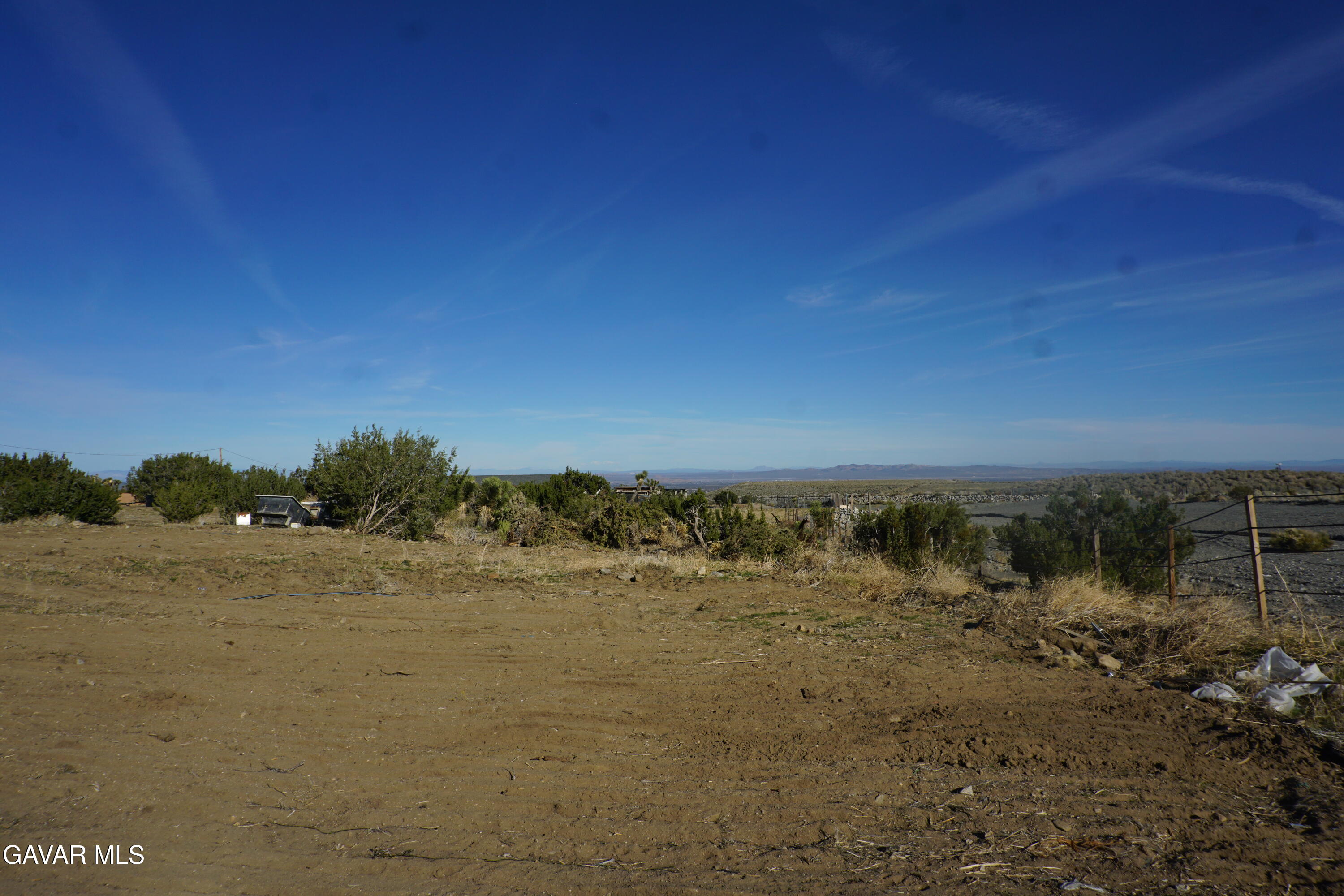 10057 Ash Road Pinon Hills, CA 92372 - Photo 4 of 6 a view of lake view and mountain