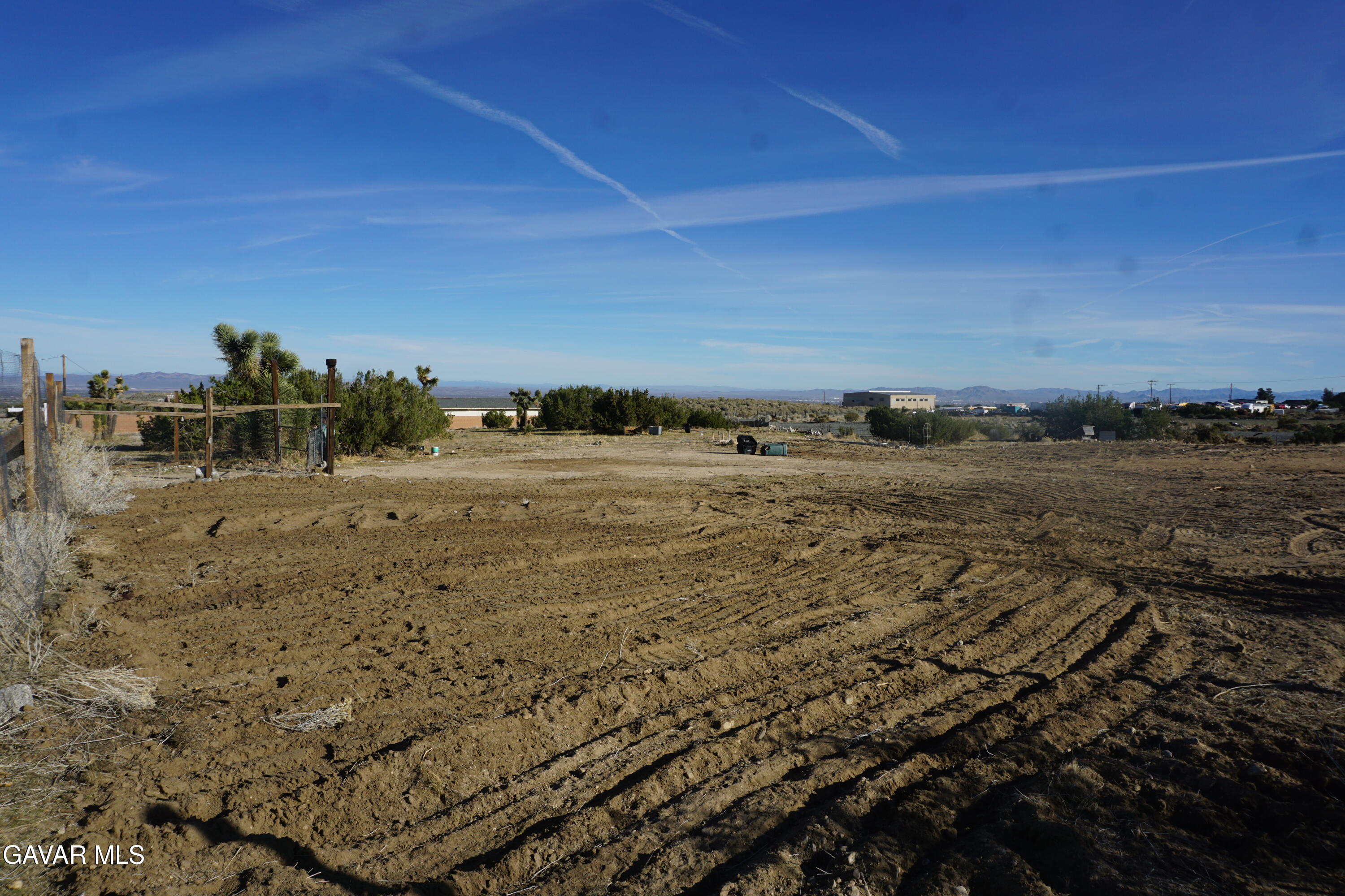 10057 Ash Road Pinon Hills, CA 92372 - Photo 5 of 6 a view of a lake with beach