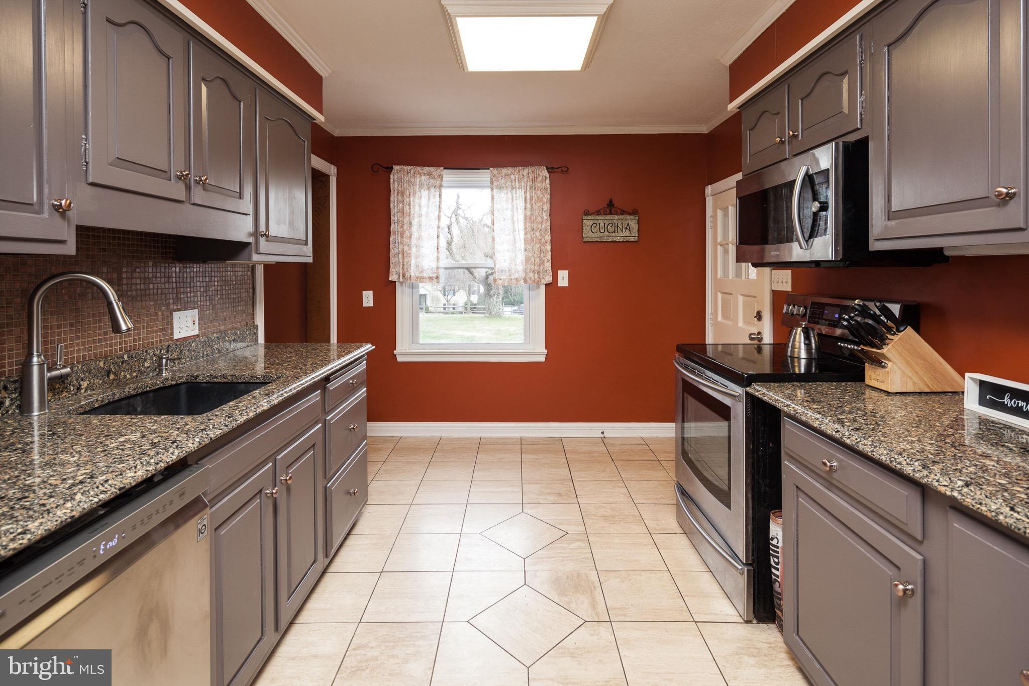 1521 Ryan Road Fallston, MD 21047 - Photo 7 of 25 KITCHEN WITH SILESTONE COUNTERTOPS