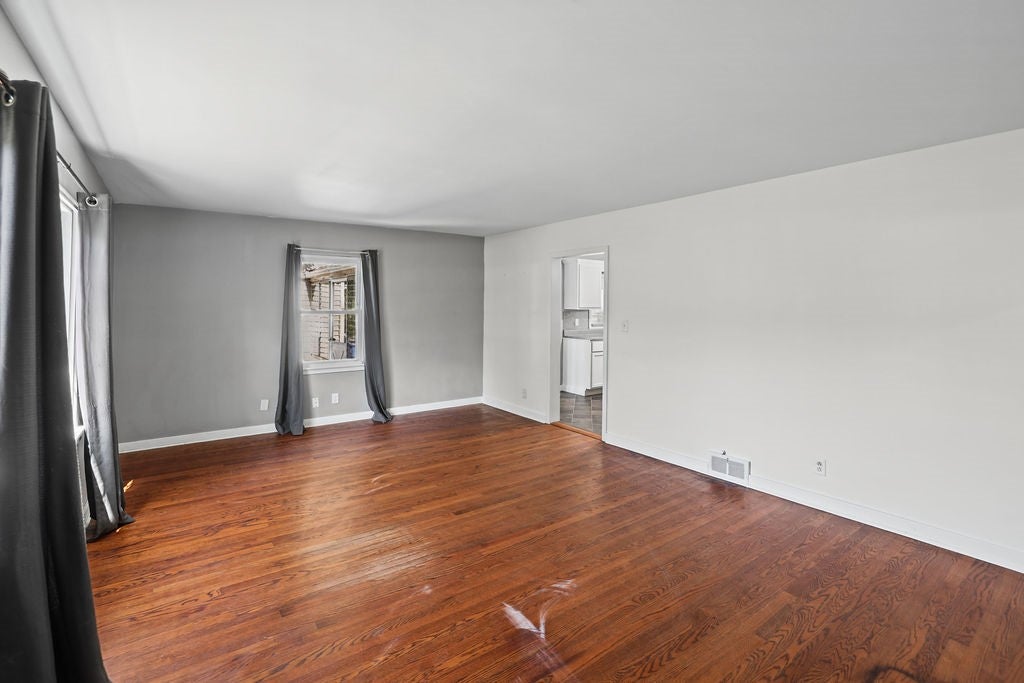 2832 North Fairview Avenue Decatur, IL 62526 - Photo 4 of 27 Gallery Image 4