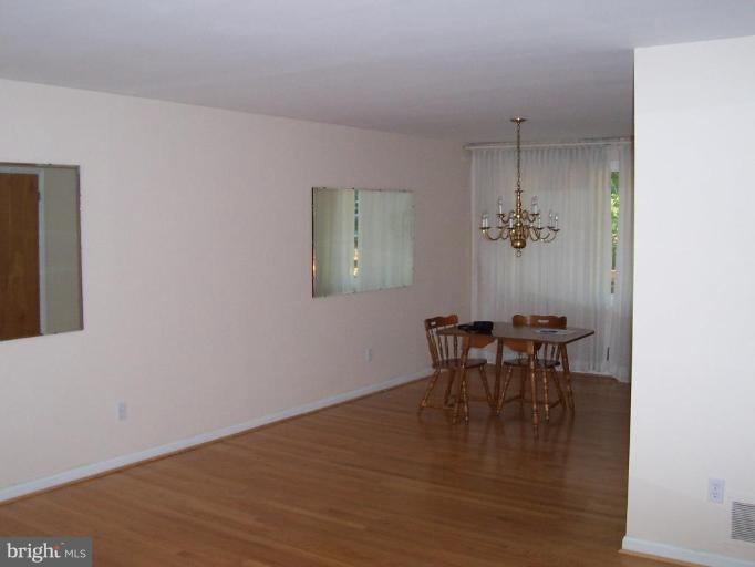 1034 Bosley Road Cockeysville, MD 21030 - Photo 2 of 7 Living Room