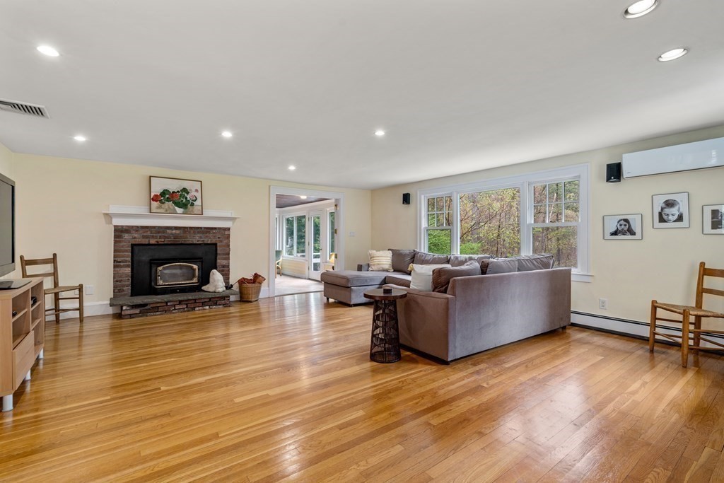 17 White Road Wayland, MA 01778 - Photo 11 of 39