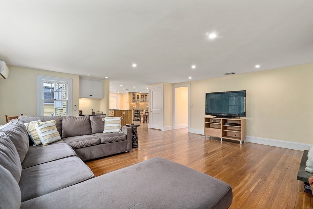 17 White Road Wayland, MA 01778 - Photo 12 of 39