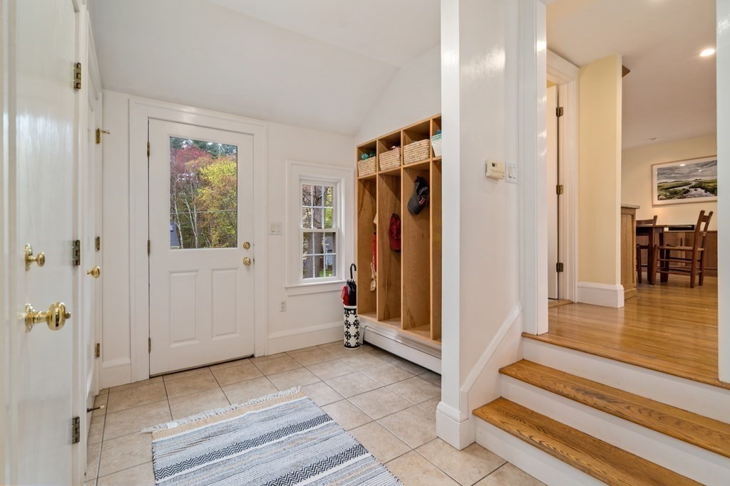 17 White Road Wayland, MA 01778 - Photo 4 of 39