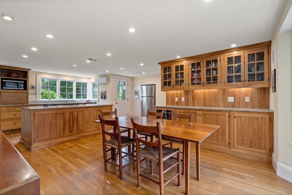 17 White Road Wayland, MA 01778 - Photo 9 of 39