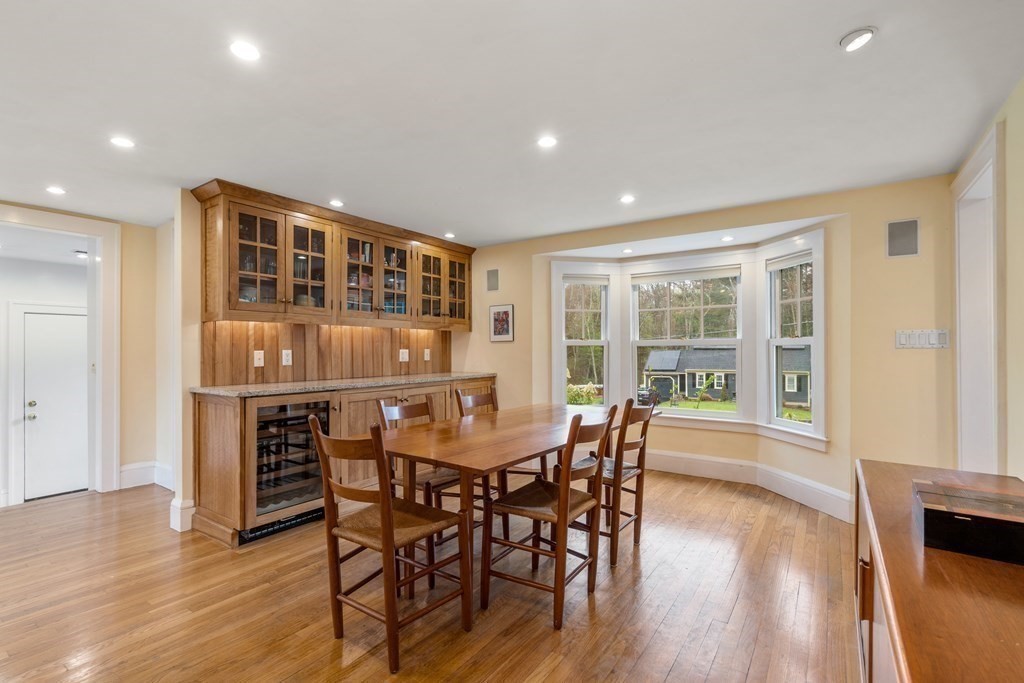 17 White Road Wayland, MA 01778 - Photo 10 of 39