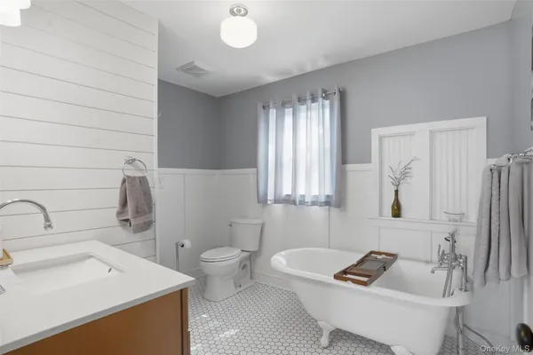 $499,000 | 745 Springtown Road, Tillson, NY 12486