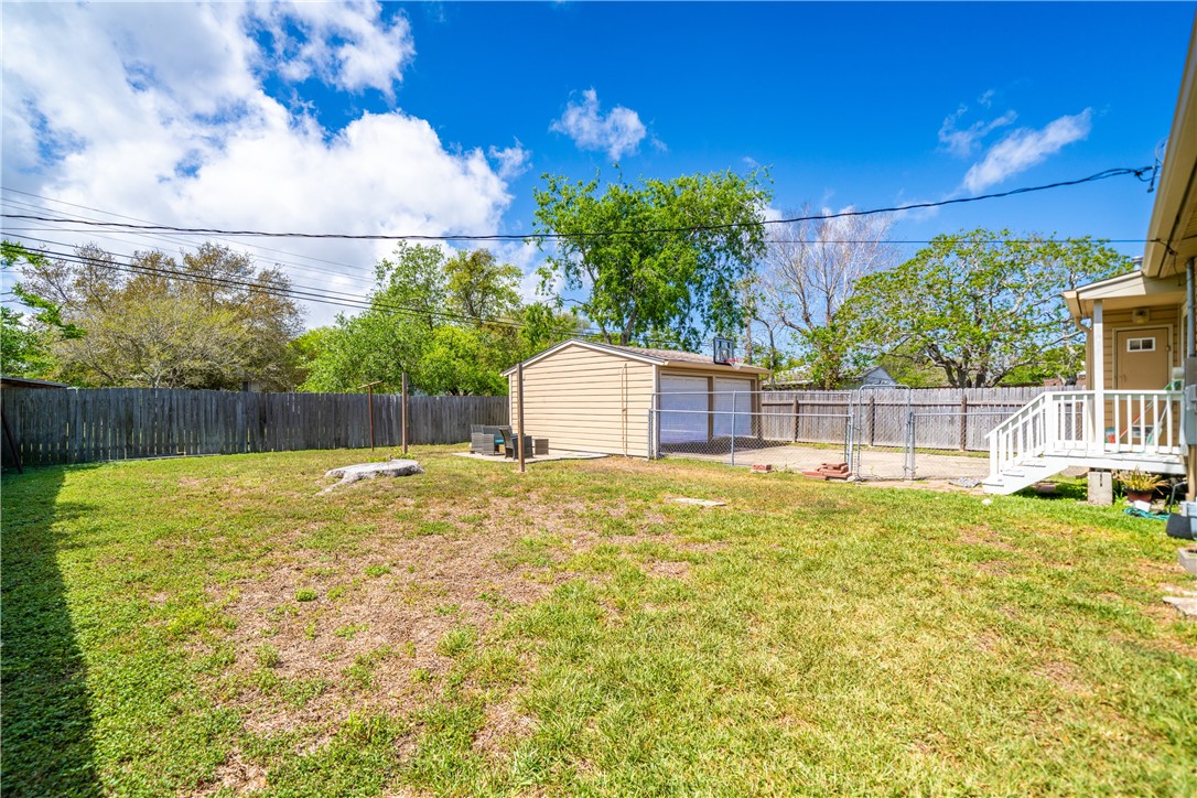 3651 Lawnview Street Corpus Christi, TX 78411 - Photo 29 of 38 a view of a backyard