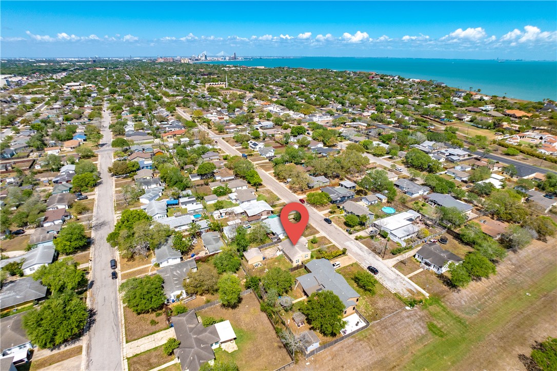3651 Lawnview Street Corpus Christi, TX 78411 - Photo 35 of 38 a view of city and ocean