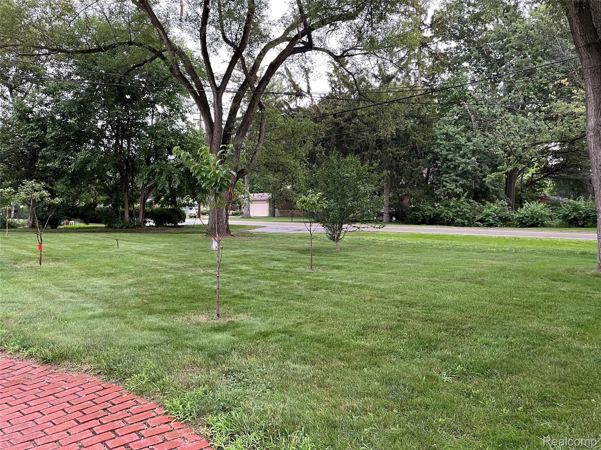 11275 Chicago Road Warren, MI 48093 - Photo 35 of 44 CE56CD75-D5A3-4717-8E9B-6FDA783DF0A0.jpeg